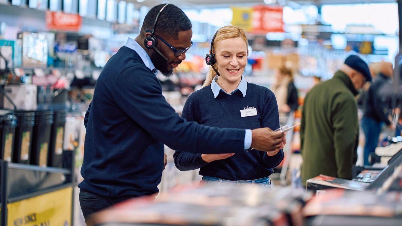 Working at Lidl: Career Guide to Store & Warehouse Jobs and Long-Term Pay