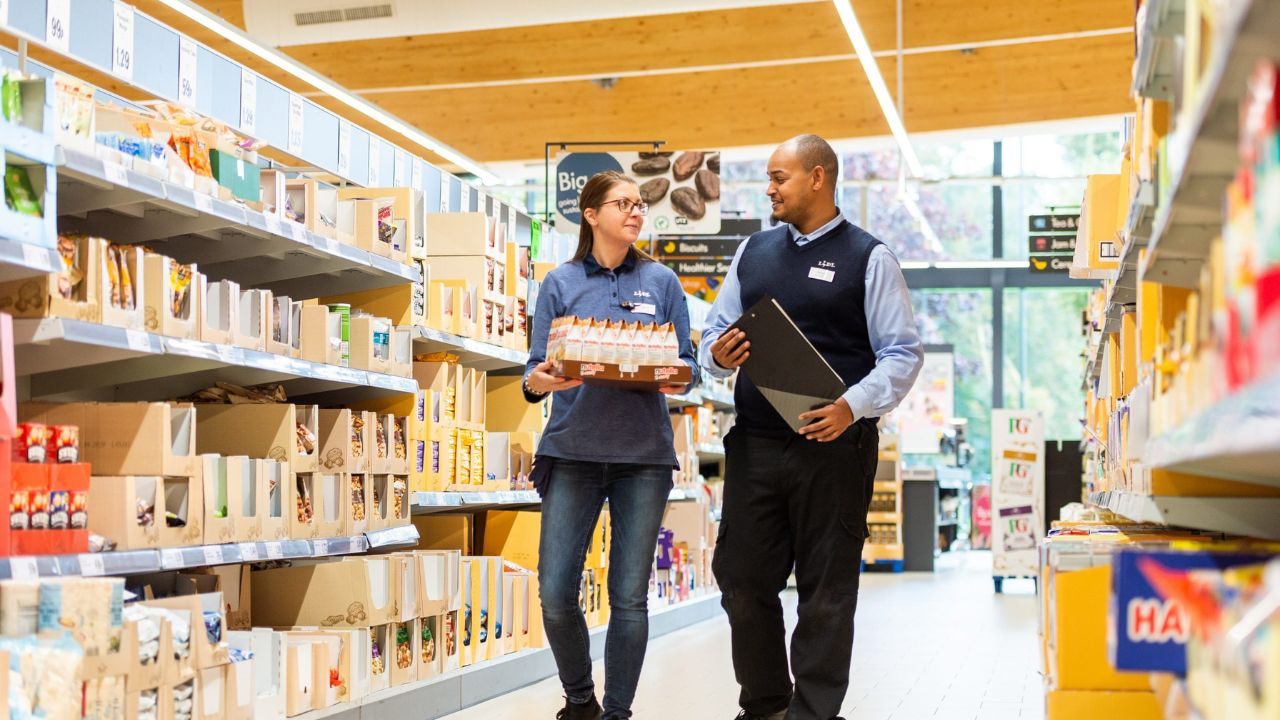 Working at Lidl: Career Guide to Store & Warehouse Jobs and Long-Term Pay