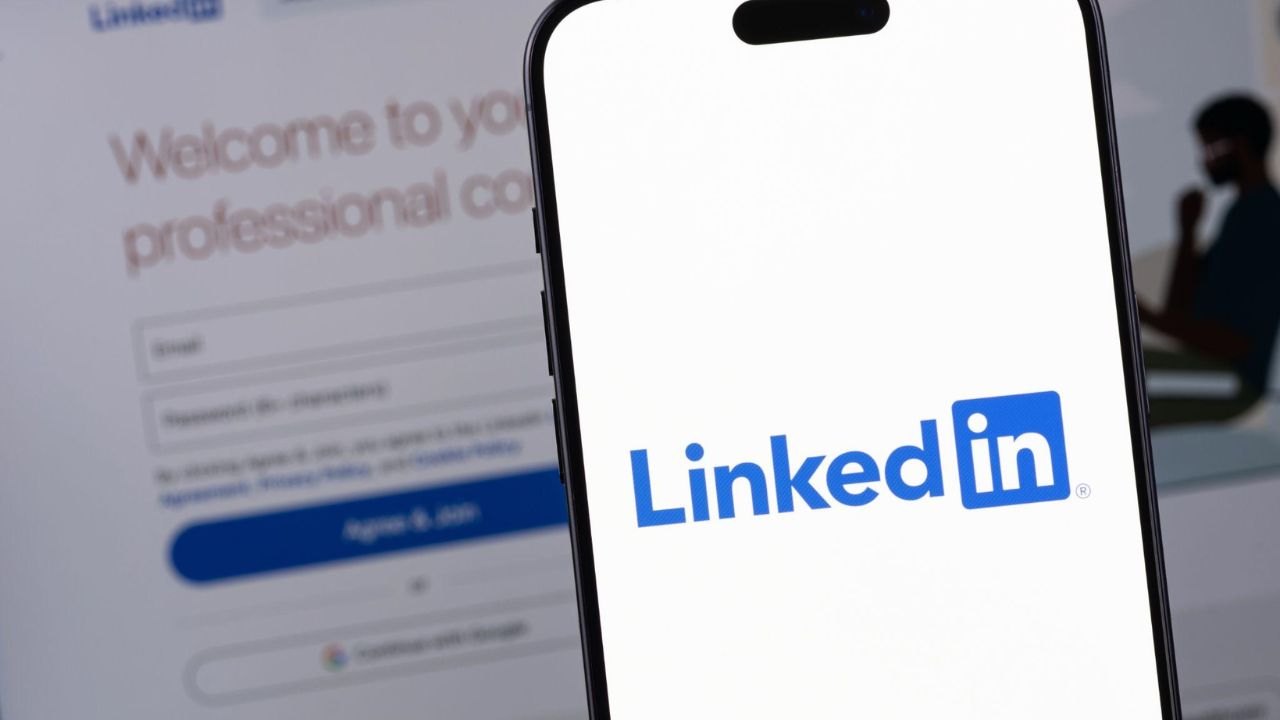 How to Use LinkedIn APP to Nail Your Next Job Interview